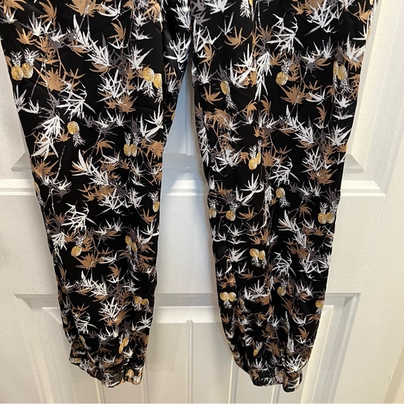 Peter Som Design Nation Women’s
Black Tropical Pineapple Print Jogger Pants. - Picture 8 of 10